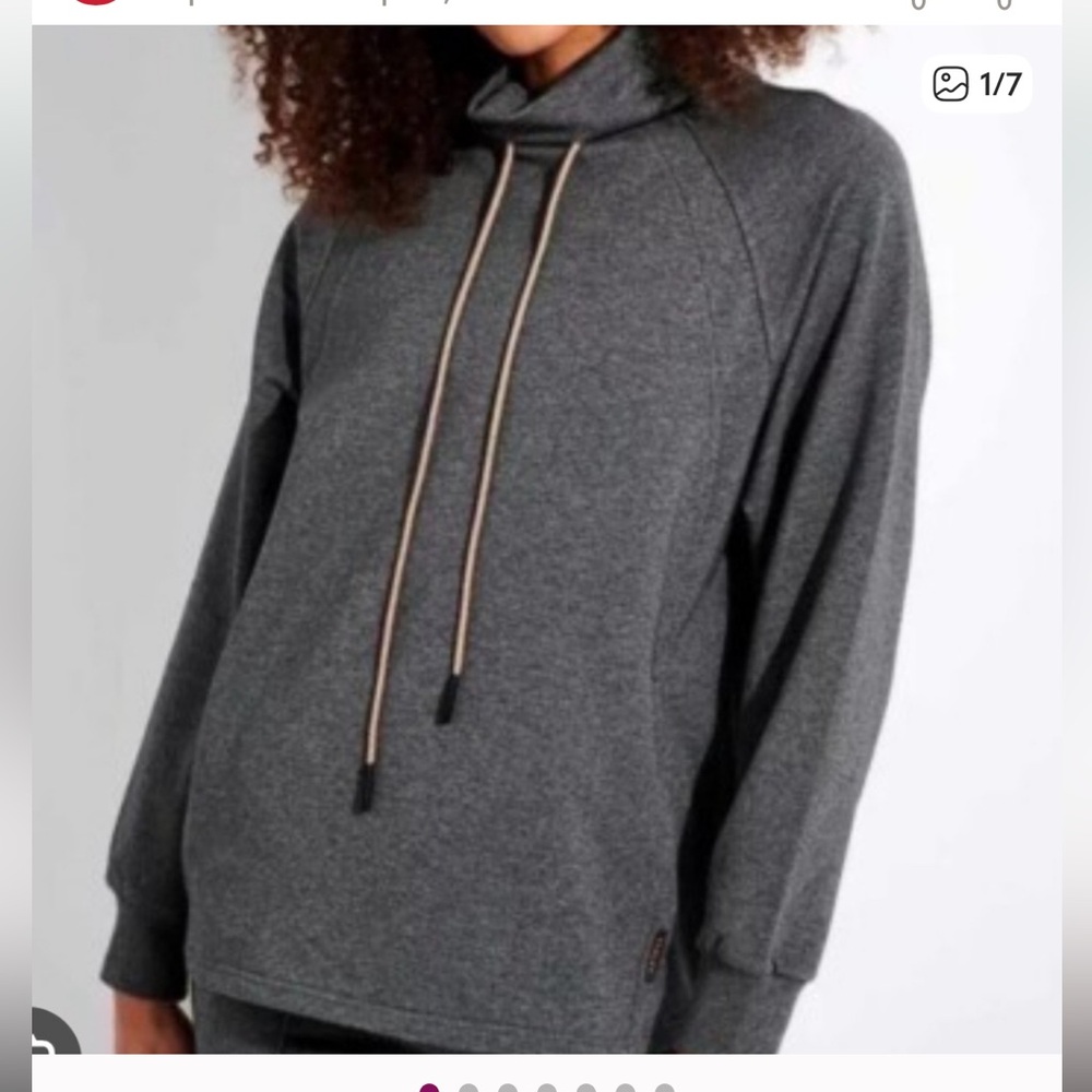 Varley Atlas Gray Long Sleeved Sweatshirt